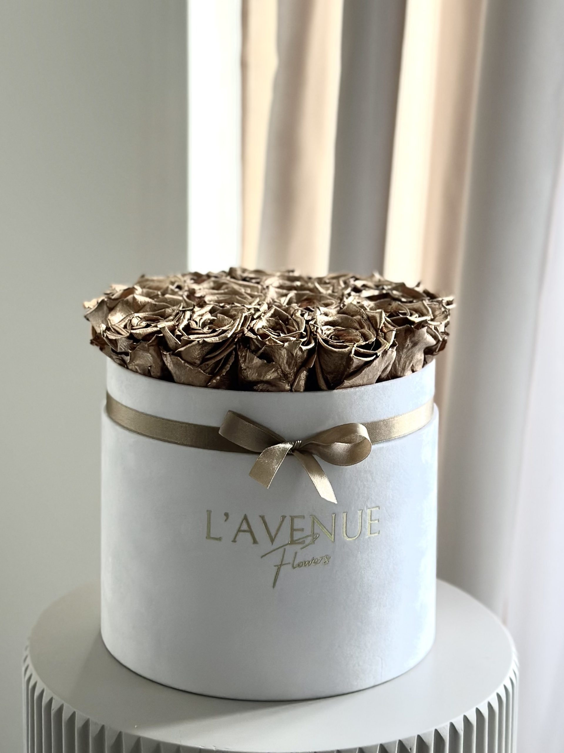 Wieczne róże gold - duży biały box – Image 3