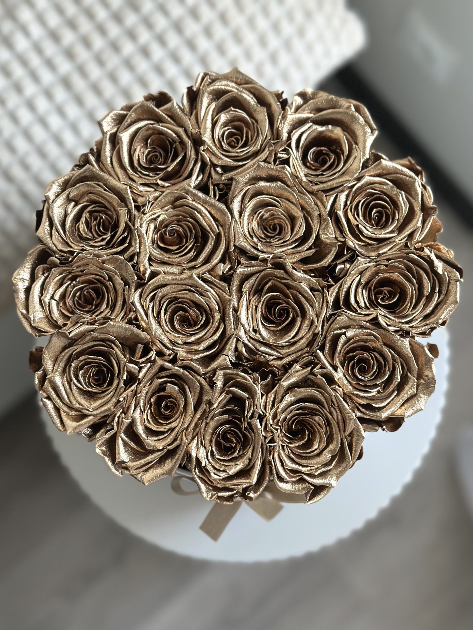 Wieczne róże gold - duży biały box – Image 2